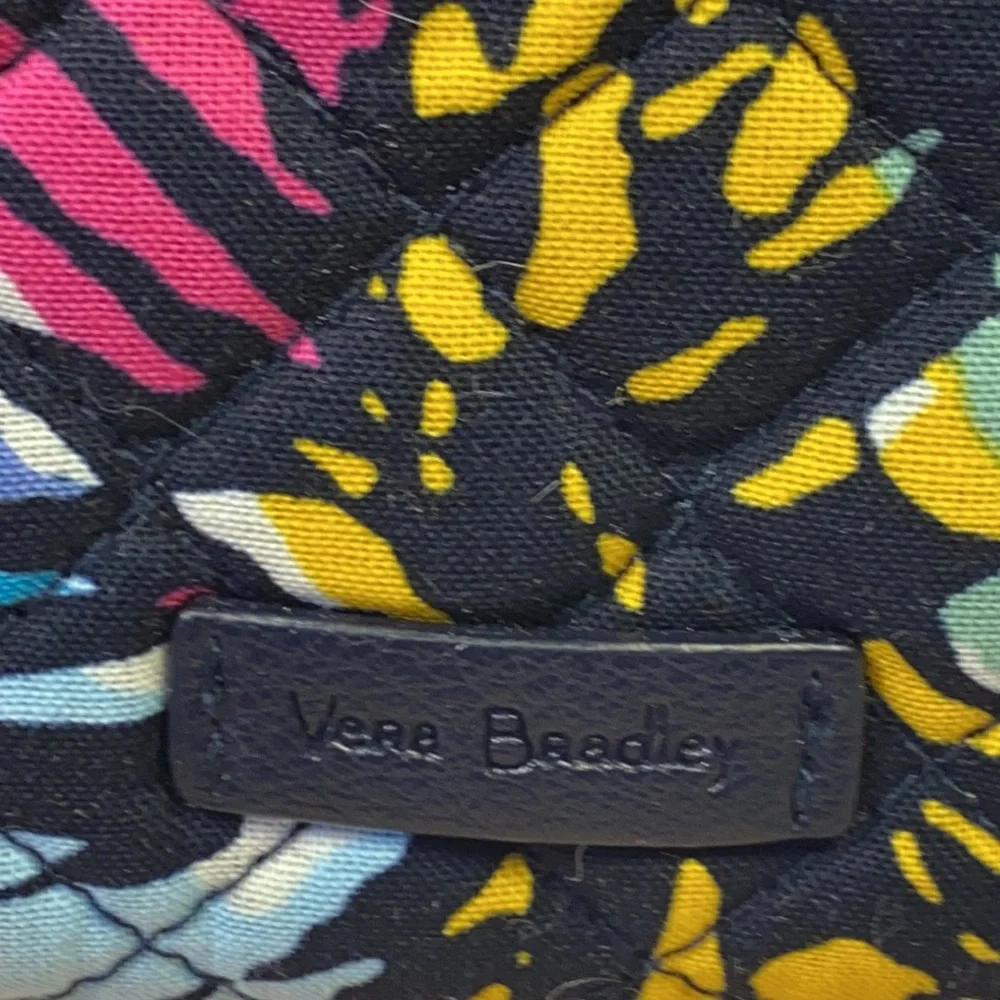 NWOT Vera Bradley wallet w/wrist leash - Picture 2 of 16